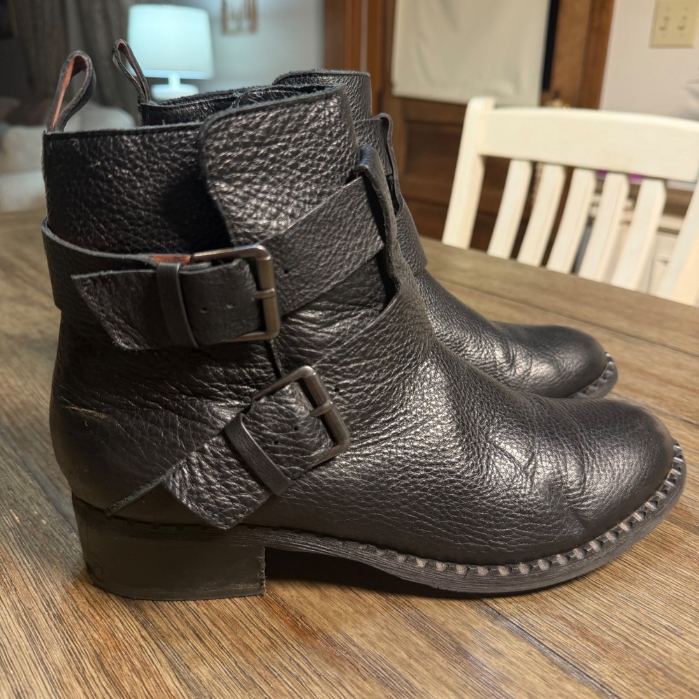 Gentle Souls Kenneth Cole Black Pebbled Leather‎ Moto Ankle Boots Buckle Size 9
